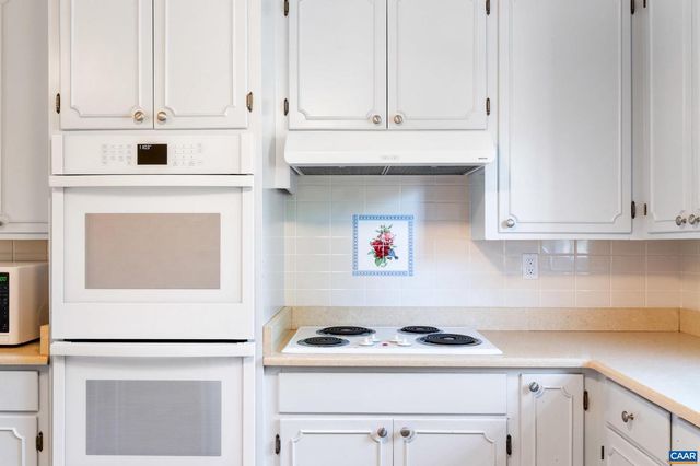 631 MONTEI DR, Earlysville, VA 22936