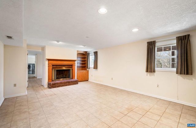 631 MONTEI DR, Earlysville, VA 22936