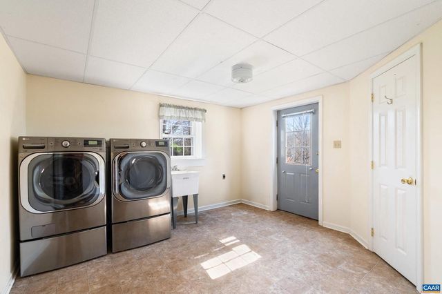 631 MONTEI DR, Earlysville, VA 22936