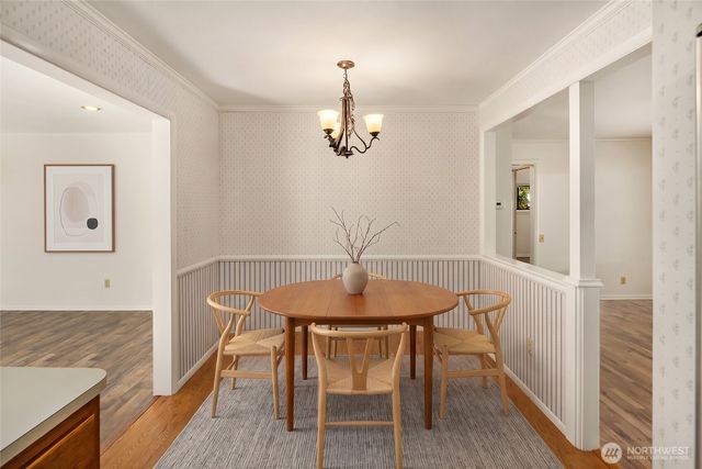 20820 Hillcrest Place, Edmonds, WA 98026