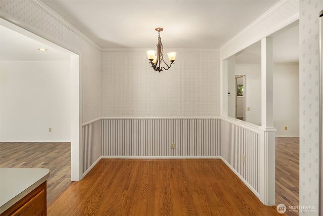 20820 Hillcrest Place, Edmonds, WA 98026