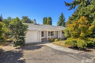 20820 Hillcrest Place, Edmonds, WA 98026