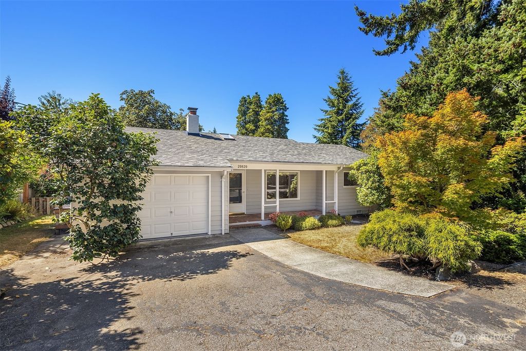 20820 Hillcrest Place, Edmonds, WA 98026