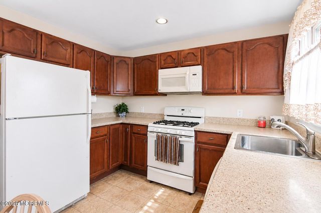 65 Longman Street, Toms River, NJ 08753