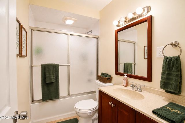 65 Longman Street, Toms River, NJ 08753