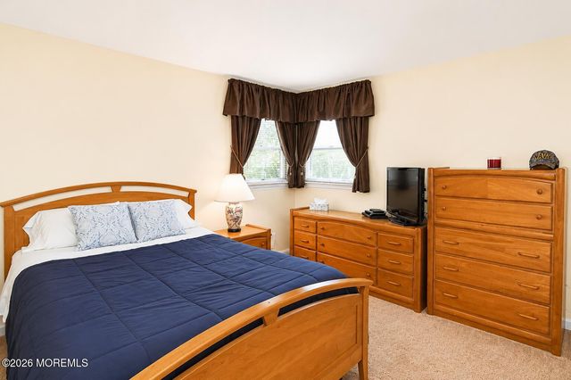 65 Longman Street, Toms River, NJ 08753