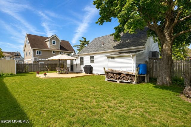 65 Longman Street, Toms River, NJ 08753