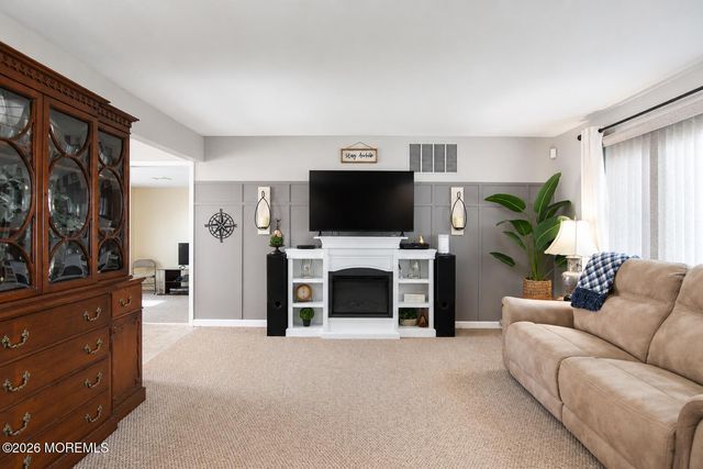 65 Longman Street, Toms River, NJ 08753