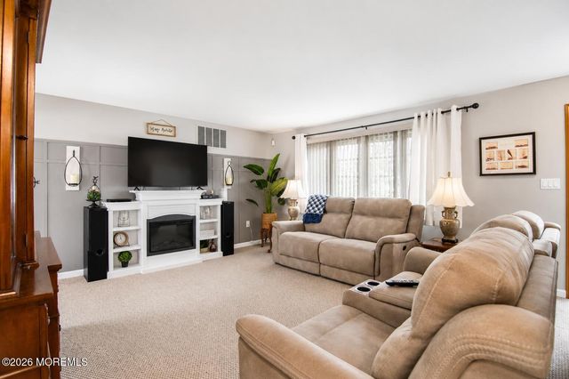 65 Longman Street, Toms River, NJ 08753