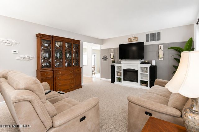 65 Longman Street, Toms River, NJ 08753