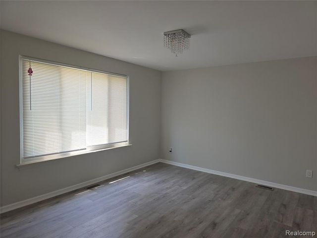 15795 Taft Street, Romulus, MI 48174