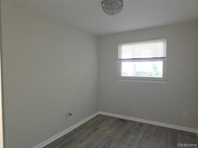 15795 Taft Street, Romulus, MI 48174