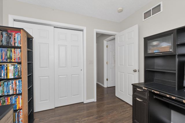240 Brentwood Drive, Dry Ridge, KY 41035