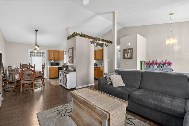 240 Brentwood Drive, Dry Ridge, KY 41035