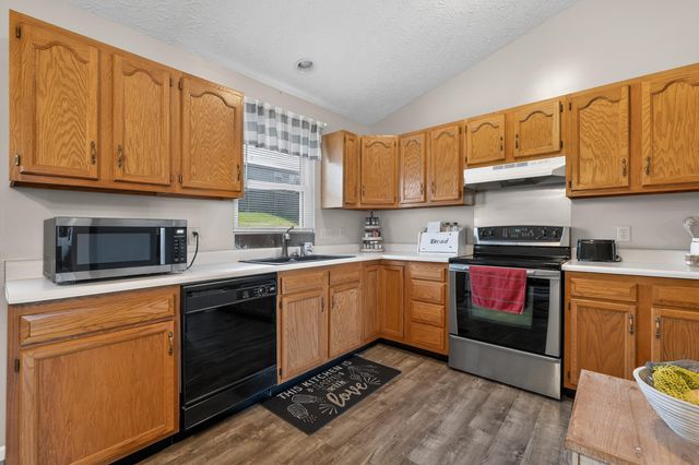 240 Brentwood Drive, Dry Ridge, KY 41035