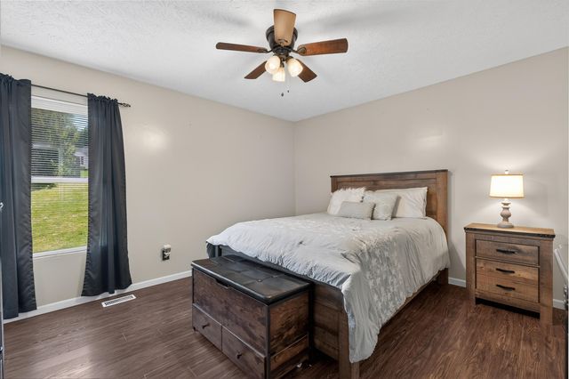 240 Brentwood Drive, Dry Ridge, KY 41035