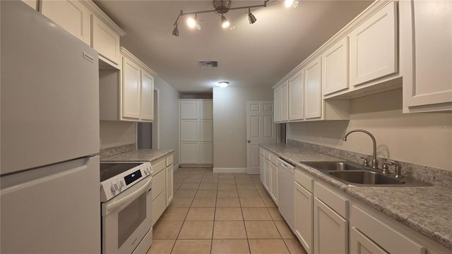105 S COLORADO AVENUE, Deland, FL 32720