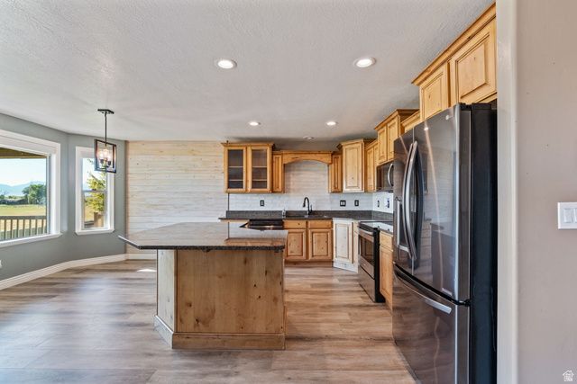 1555 N 4325 W, Plain City, UT 84404