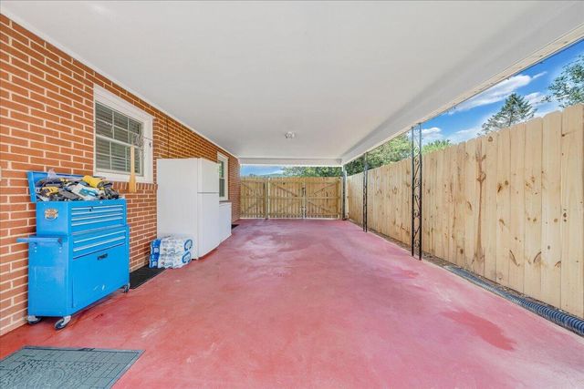 1126 Vivian AVE, Roanoke, VA 24019