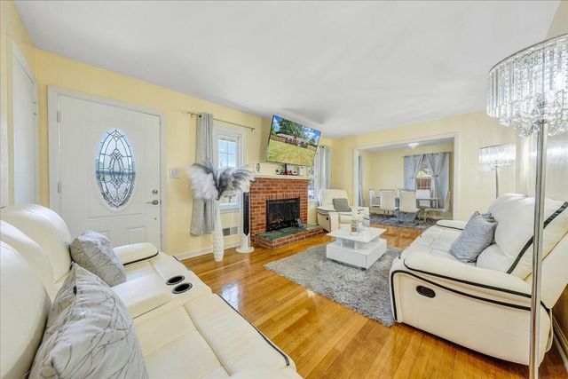 1126 Vivian AVE, Roanoke, VA 24019