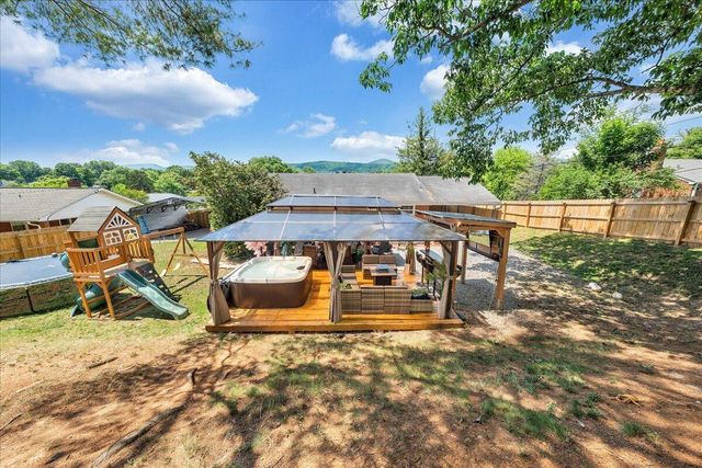 1126 Vivian AVE, Roanoke, VA 24019