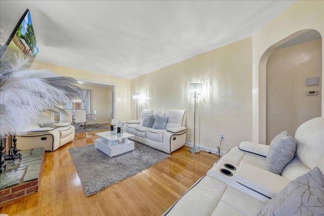 1126 Vivian AVE, Roanoke, VA 24019