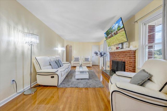 1126 Vivian AVE, Roanoke, VA 24019