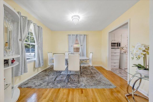 1126 Vivian AVE, Roanoke, VA 24019