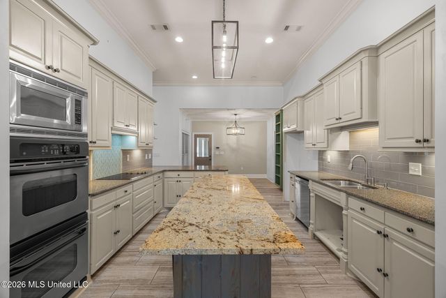118 Flowers Lane, Brandon, MS 39047
