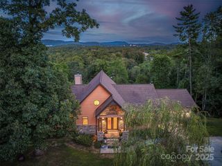 18 Timber Moss Drive, Asheville, NC 28804