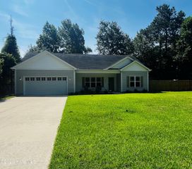 106 Driftwood Lane, Hampstead, NC 28443