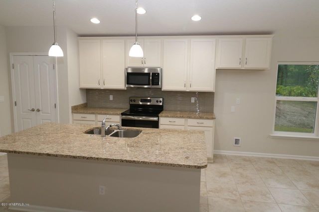 86467 MOONLIT WALK Circle, Yulee, FL 32097