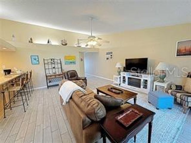 404 HIDDEN HARBOUR DRIVE 404, Indian Rocks Beach, FL 33785