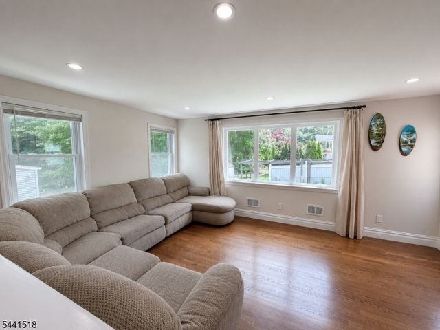 48 Sunnyside Rd, West Orange Twp., NJ 07052