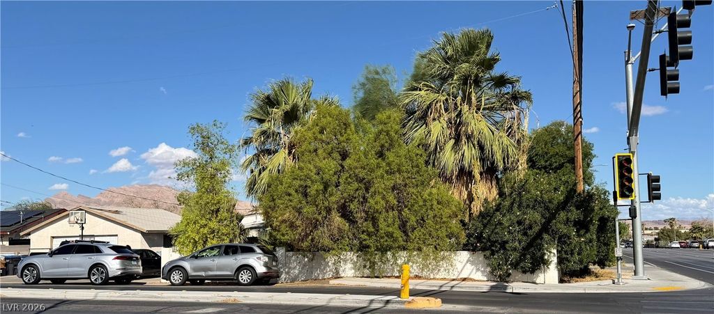 4624 East Desert Inn Road, Las Vegas, NV 89121 — photo 3