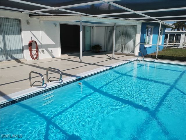 240 SE 46th TER, Cape Coral, FL 33904