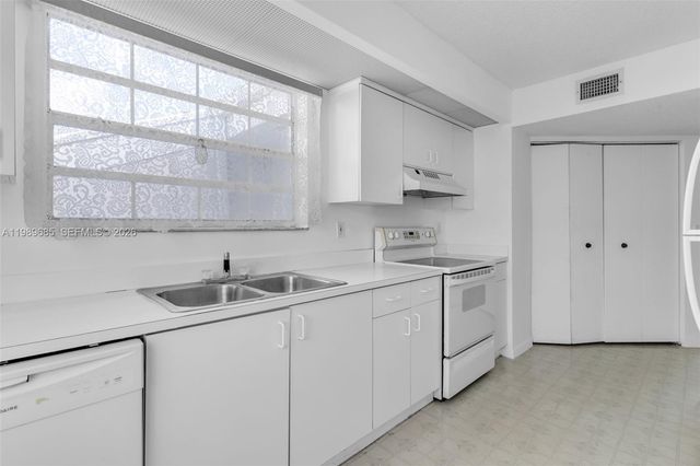 2274 SE 27th Dr 205-F, Homestead, FL 33035