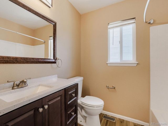 19899 E 41st Ave, Denver, CO 80249