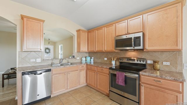 734 Wolfeton Way, New Braunfels, TX 78130