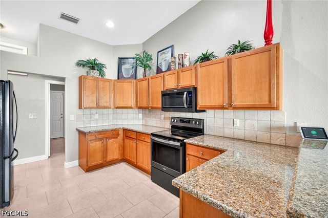 1417 NW 16th PL, Cape Coral, FL 33993