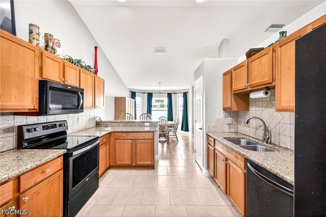 1417 NW 16th PL, Cape Coral, FL 33993