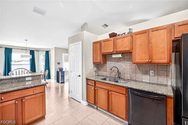 1417 NW 16th PL, Cape Coral, FL 33993