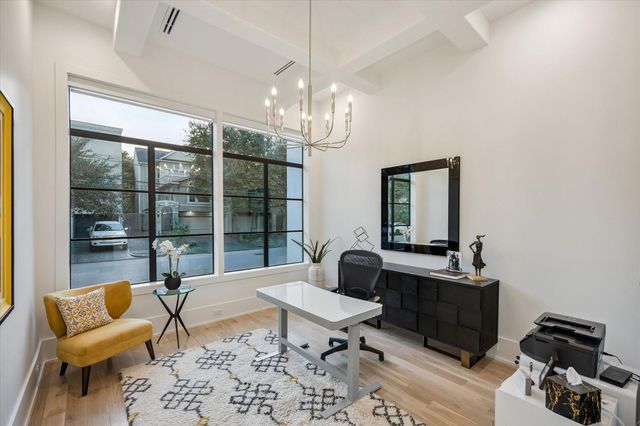 2215 Driscoll Street, Houston, TX 77019