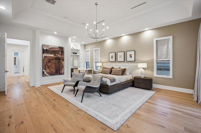 2215 Driscoll Street, Houston, TX 77019