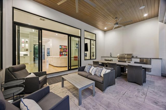 2215 Driscoll Street, Houston, TX 77019