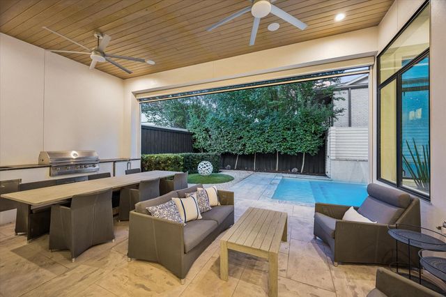 2215 Driscoll Street, Houston, TX 77019