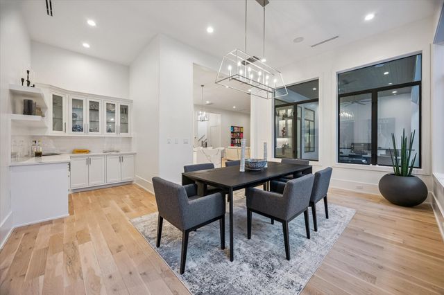 2215 Driscoll Street, Houston, TX 77019