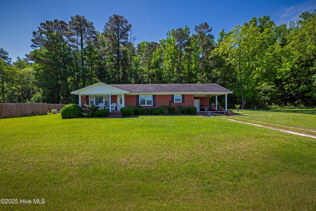 4173 Middle Road, Trenton, NC 28585