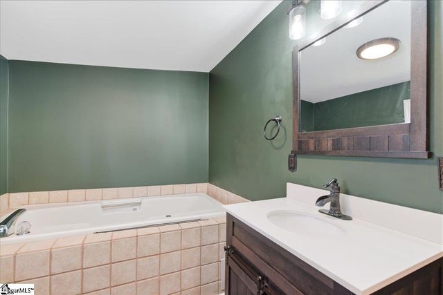 112 Newry Road, Seneca, SC 29672