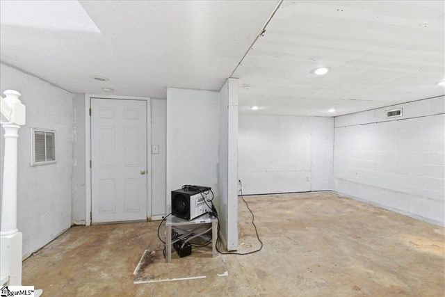 112 Newry Road, Seneca, SC 29672